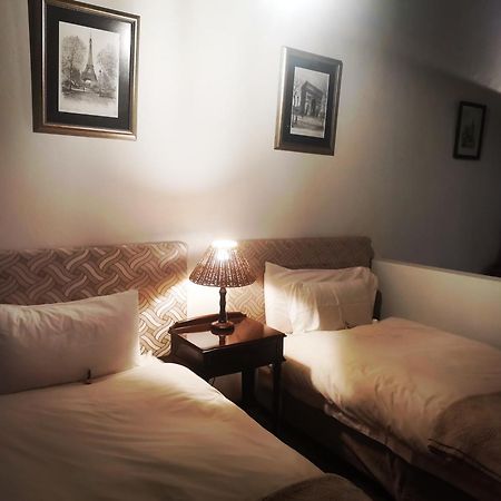 Thatchings Bed And Breakfast Нотингам Роуд Екстериор снимка