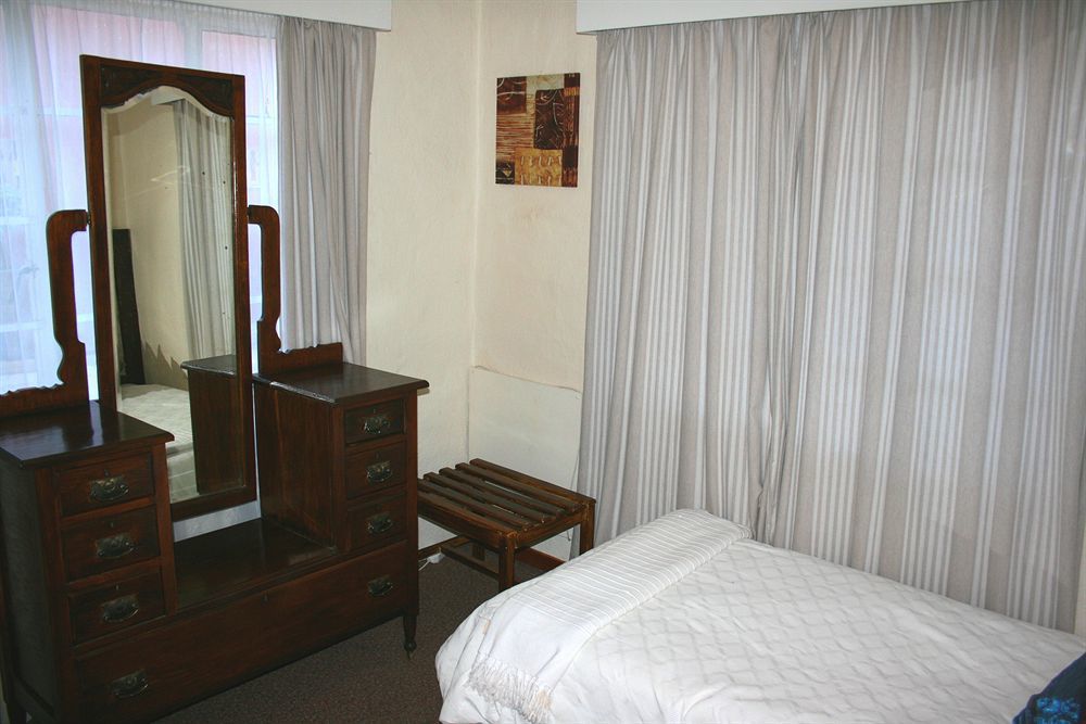 Thatchings Bed And Breakfast Нотингам Роуд Екстериор снимка
